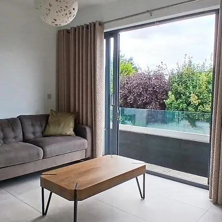 Newly Refurbed 2bd Wraparound Balcony 5km To Inn
