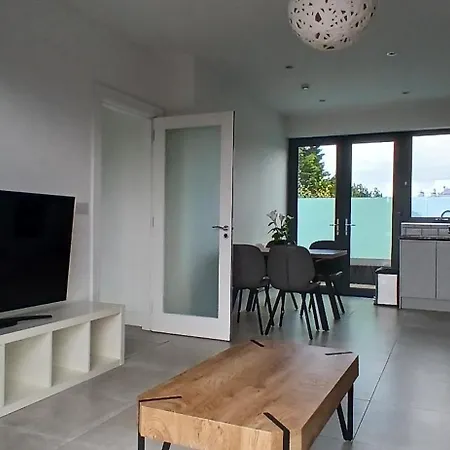 Inn Newly Refurbed 2bd Wraparound Balcony 5km To