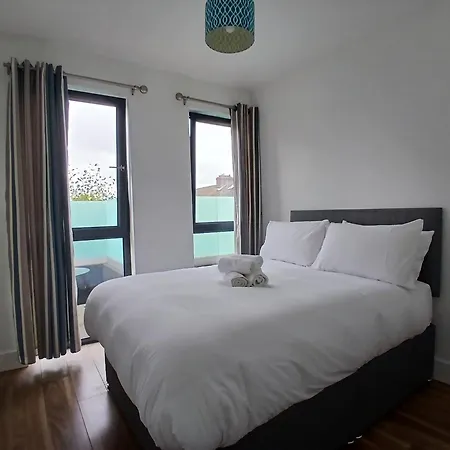 Inn Newly Refurbed 2bd Wraparound Balcony 5km To Dublin