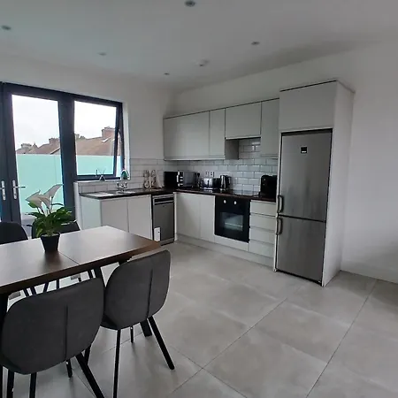 Newly Refurbed 2bd Wraparound Balcony 5km To Inn *
