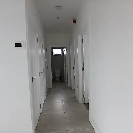 Newly Refurbed 2bd Wraparound Balcony 5km To *