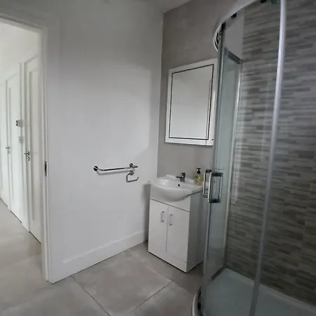 Newly Refurbed 2bd Wraparound Balcony 5km To Inn Dublin