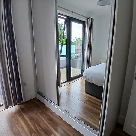 Newly Refurbed 2bd Wraparound Balcony 5km To * Dublin