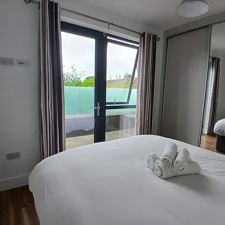Inn Newly Refurbed 2bd Wraparound Balcony 5km To *